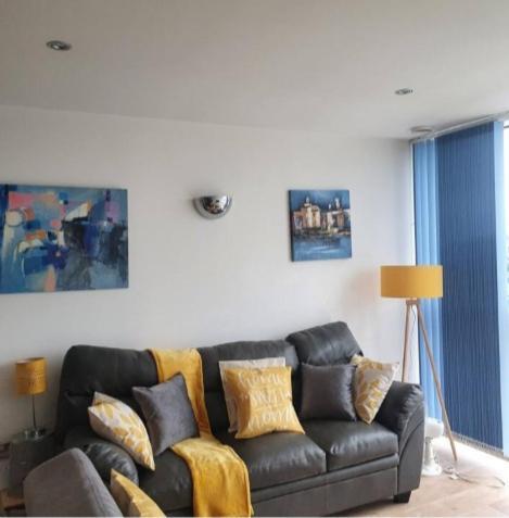 דירות לונדון Lovely Waterfront Flat Canary Wharf Excel Centre מראה חיצוני תמונה